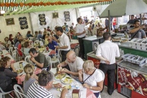 El desfile ecuestre toma el Real de Torrevieja