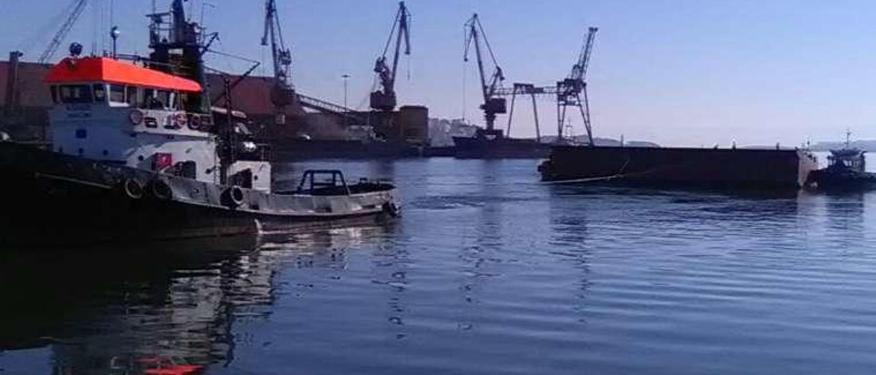 La entrada de la rampa en el puerto de Santander. // A Xunqueira