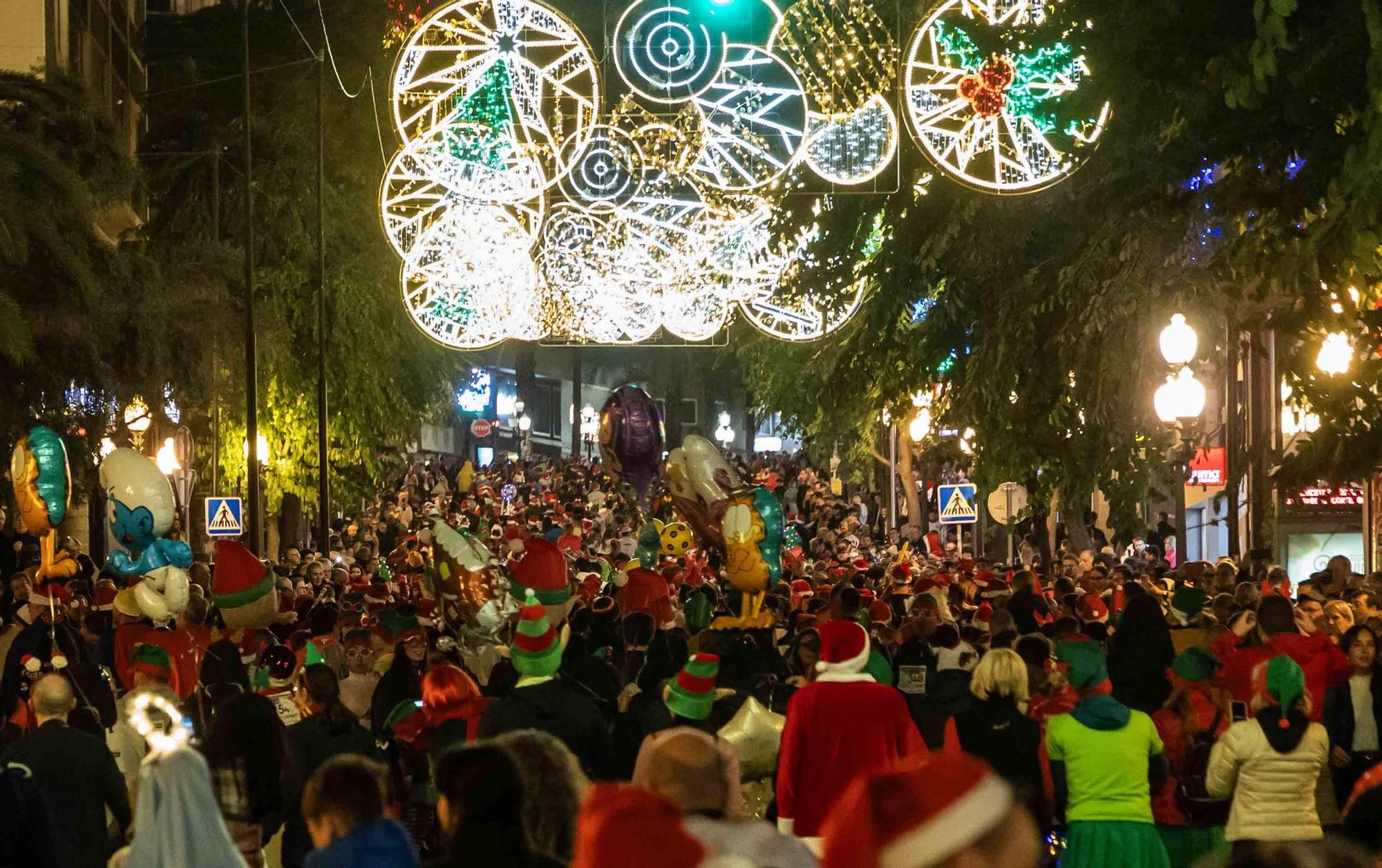 La San Silvestre de Alicante llena de colorido la ciudad