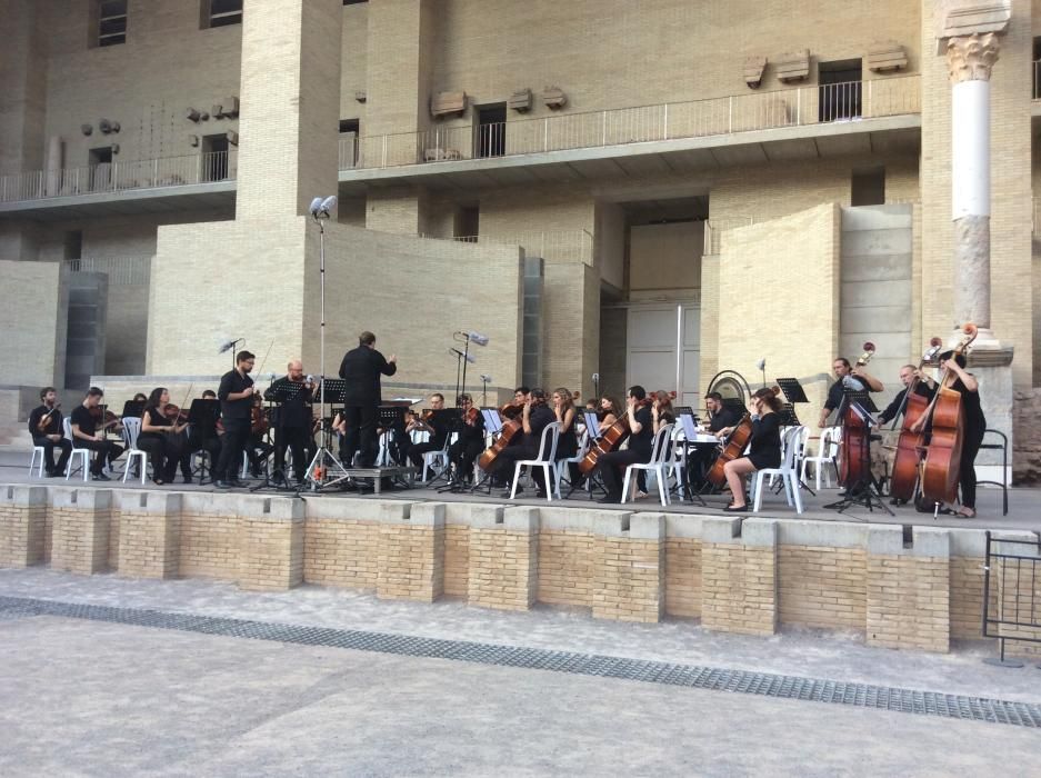 Actuación de la Jove Orquestra de la UMA.