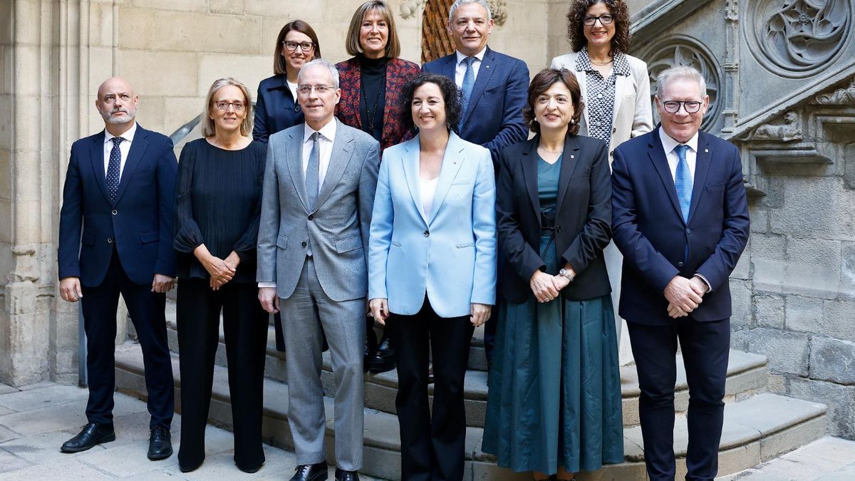 Los miembros de la comisión mixta de asuntos económicos y fiscales Estado-Generalitat en el Palau.