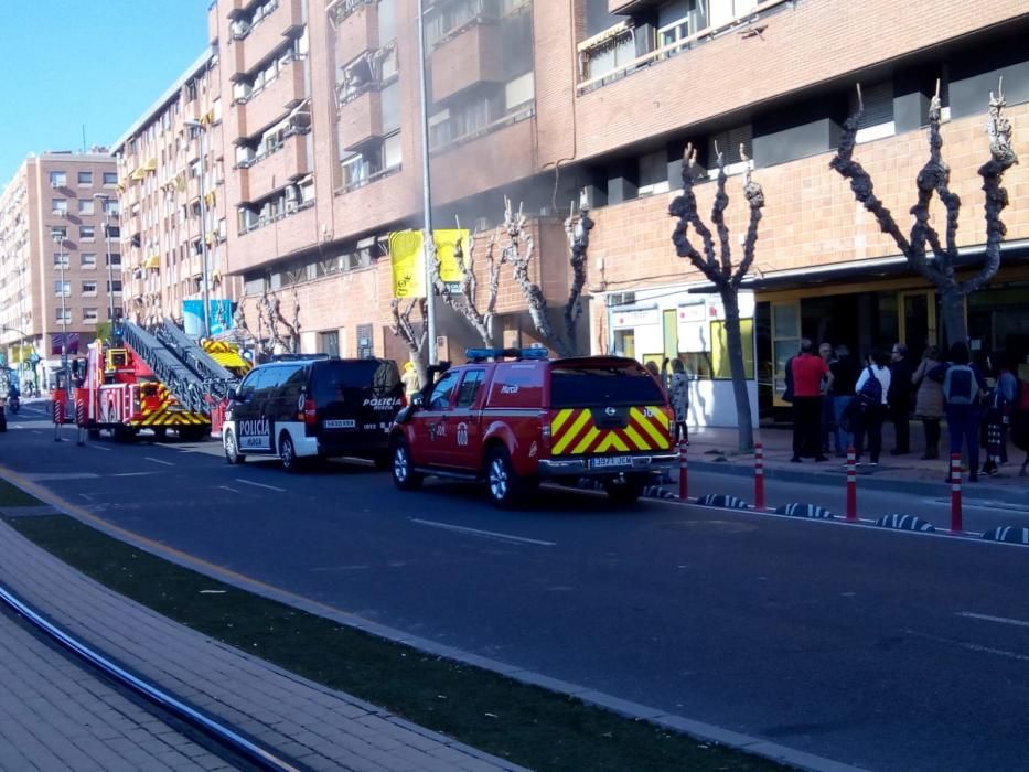 Incendio en el garaje de un edificio de Juan Carlos I en Murcia