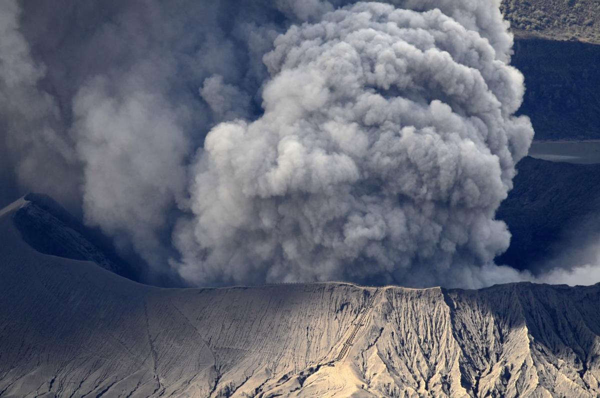 Erupción de un volcán