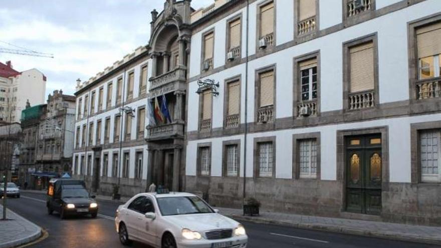 Edificio que ocupa la Diputación de Ourense.  // Jesús Regal