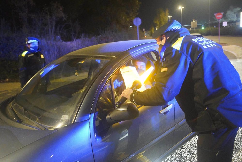 Control dels Mossos d''Esquadra i la Policia Local de Sarrià de Ter pel toc de queda