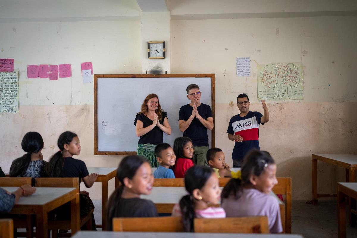 Luz María Sanz en una de las escuelas que la Fundación Vicente Ferrer impulsa.