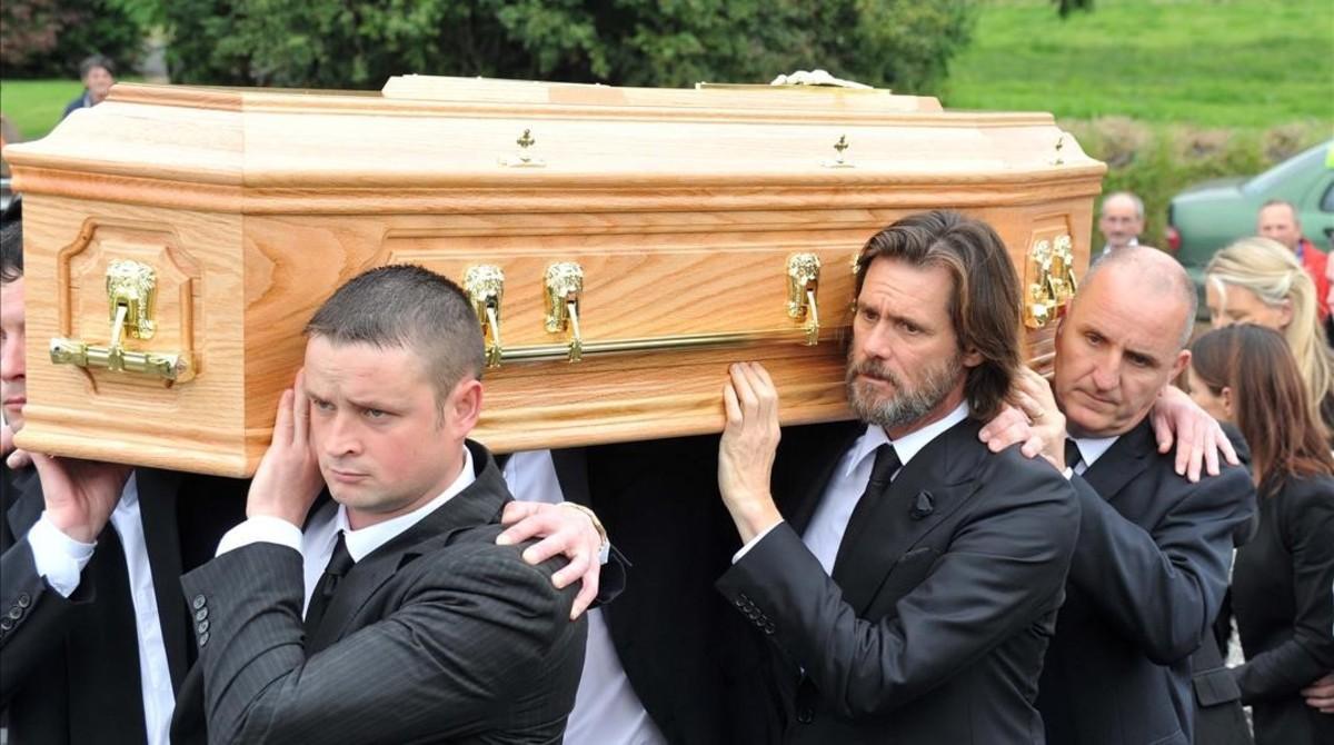 mroca34592715 actor jim carrey at the burial of cathriona white in cappawh160920123423