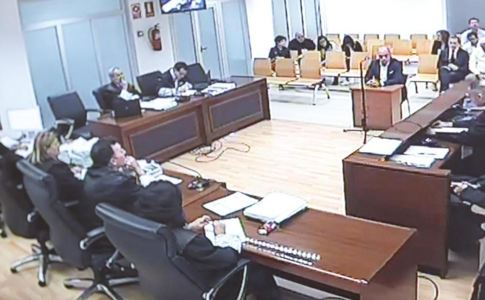 Arranca el juicio contra Echávarri por el "caso Comercio"