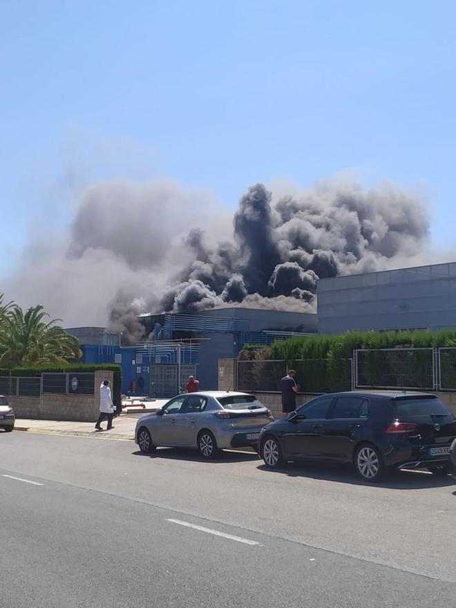 Incendio en una empresa química de Picassent