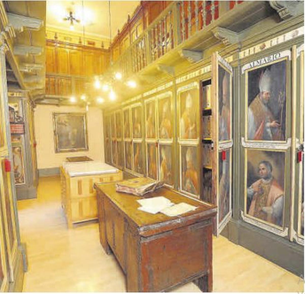 Los armarios del archivos del siglo XVIII están decorados con retratos idealizados de los primeros obispos de Zaragoza