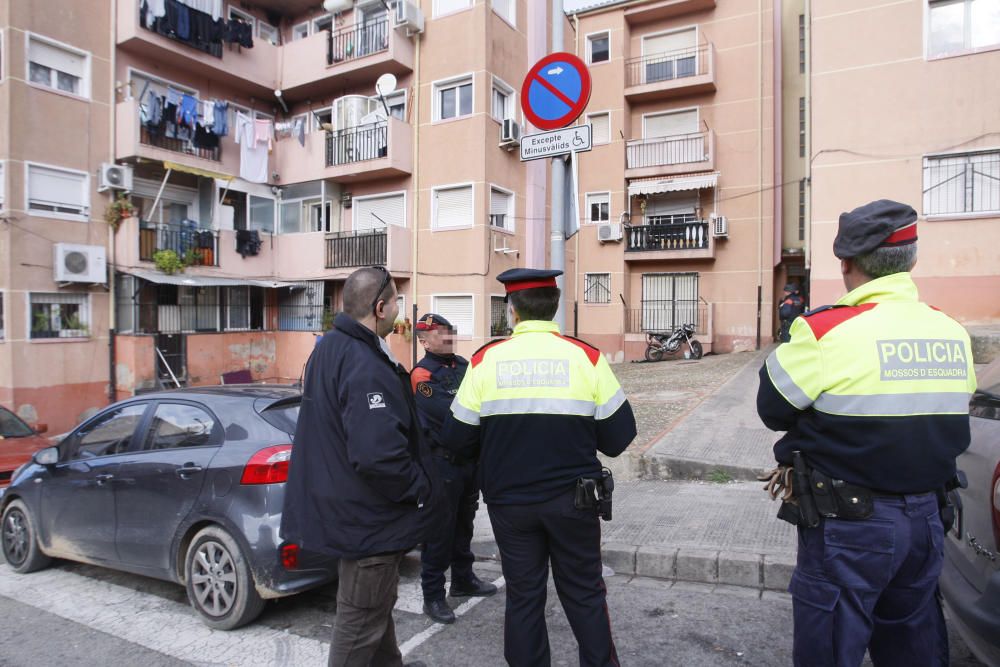 El dispositiu contra el frau elèctric s'ha fet en diversos blocs de pisos del barri de Font de la Pólvora de Girona
