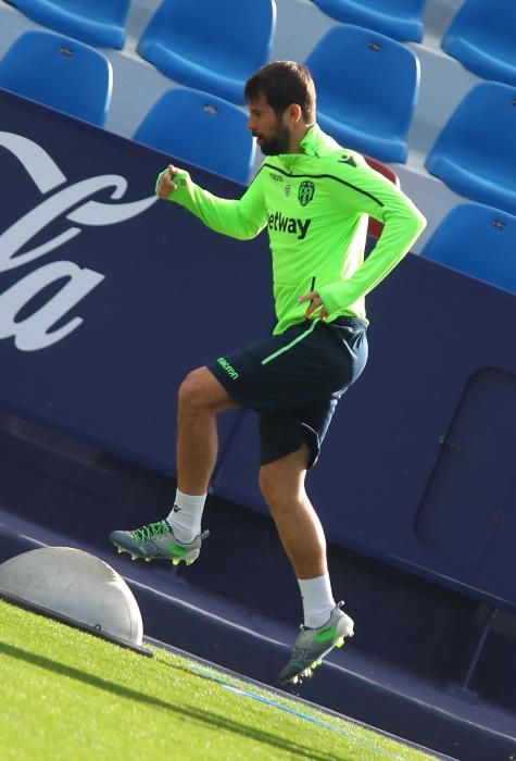 Gran ambiente en el entrenamiento del Levante UD