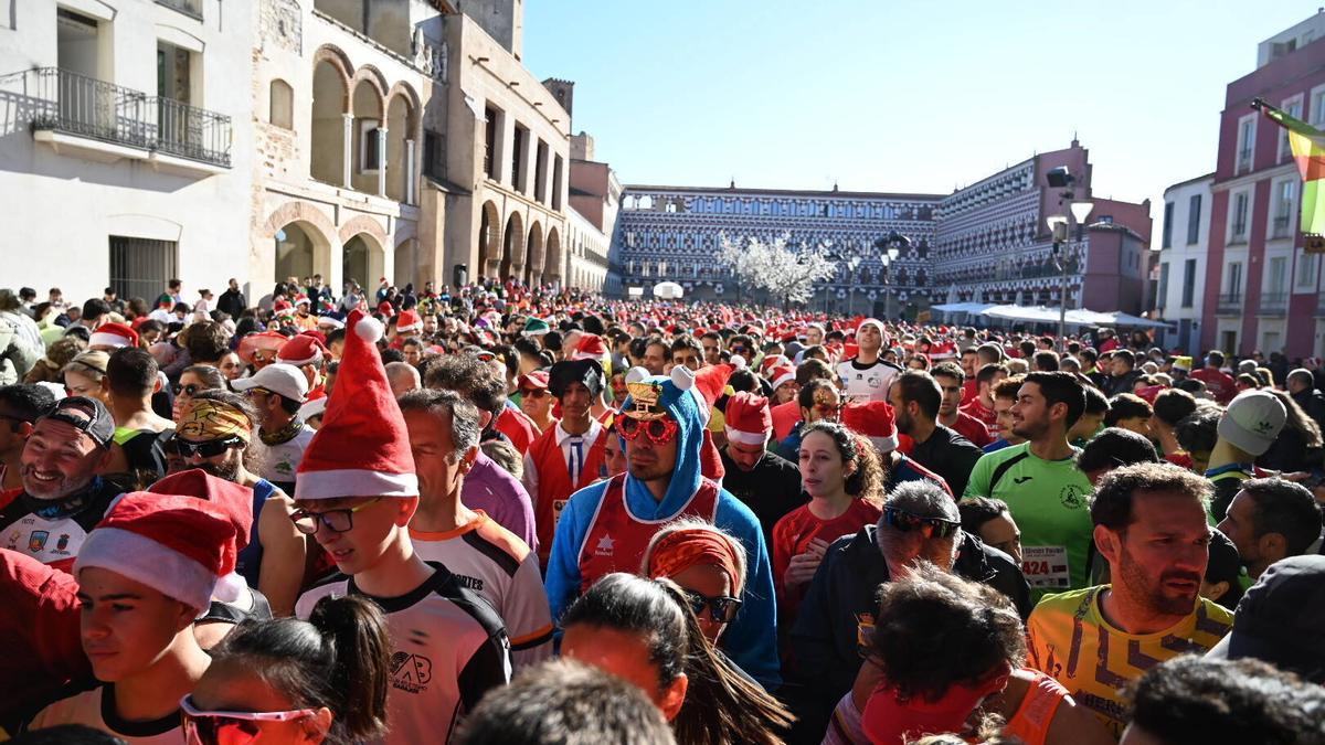 Así estaba la plaza Alta en la última edición de la San Silvestre de Badajoz.