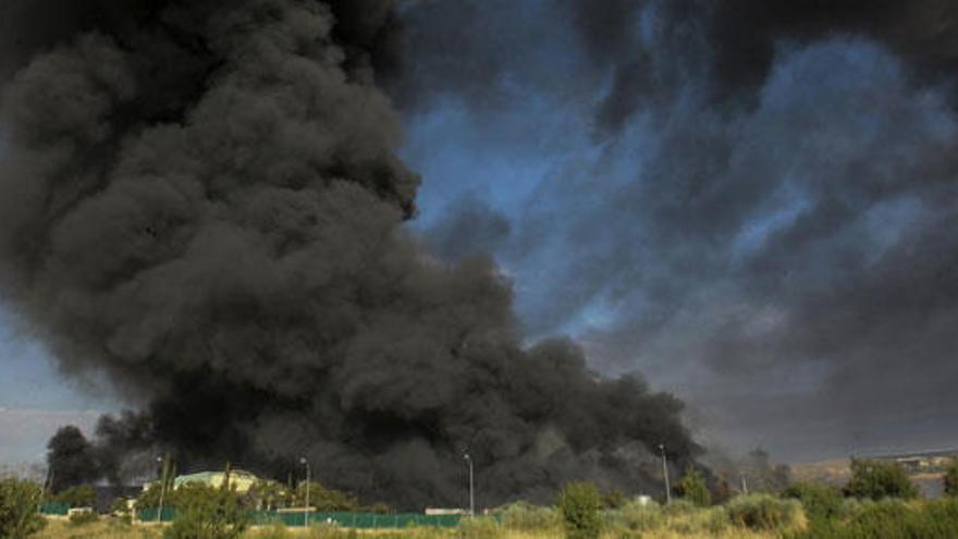 El incendio &#039;tóxico &#039; de Guadalajara, bajo control