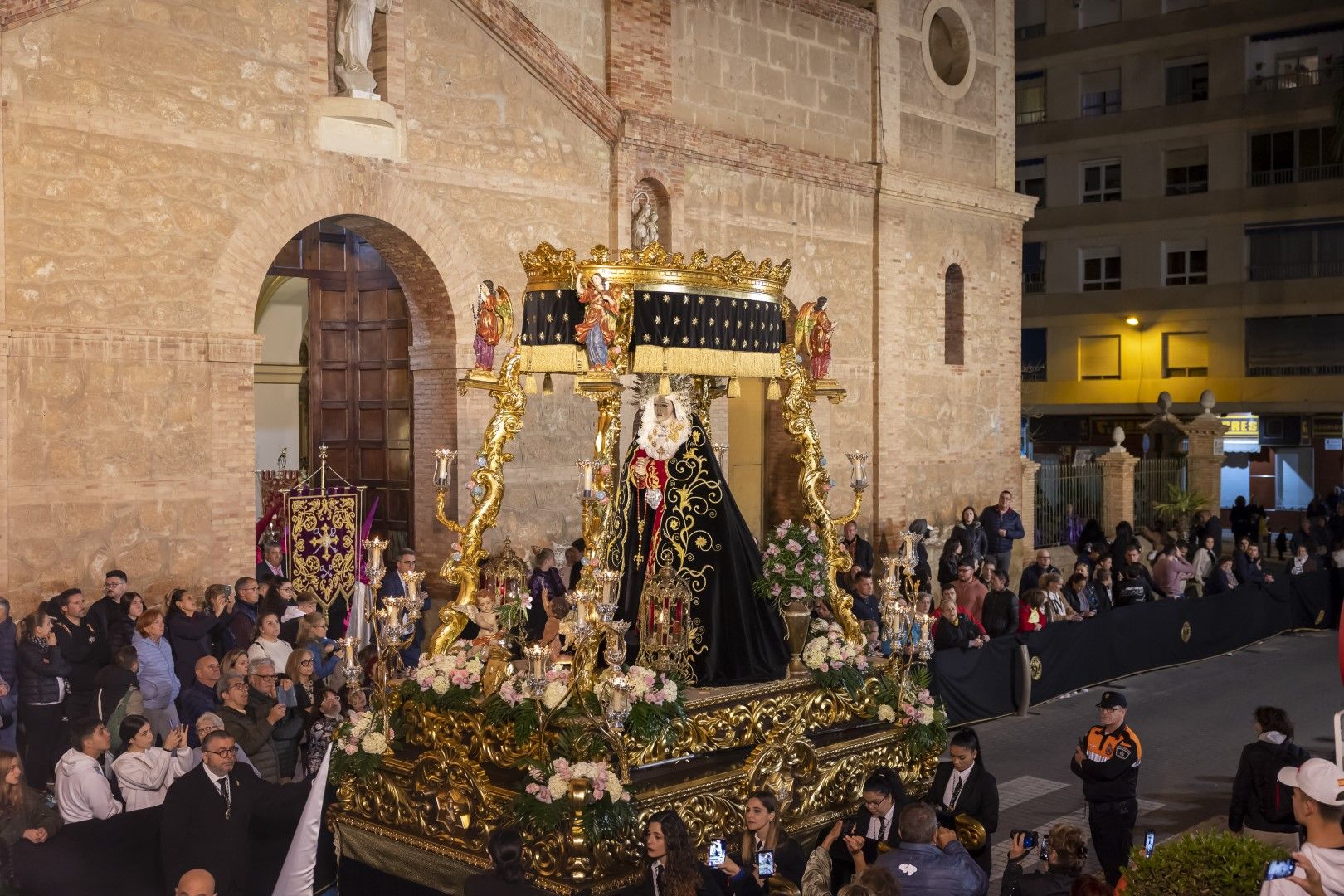 Aquí las imágenes de la Procesión de Lunes Santo en Torrevieja