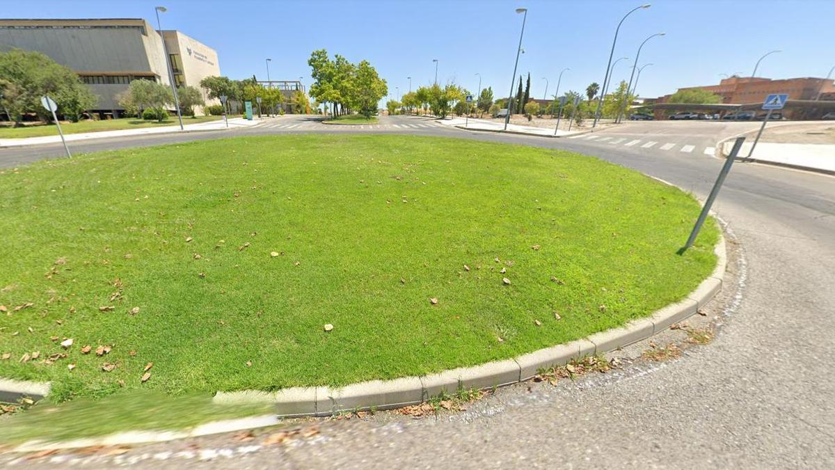 Rotonda en la que ha tenido lugar el accidente.