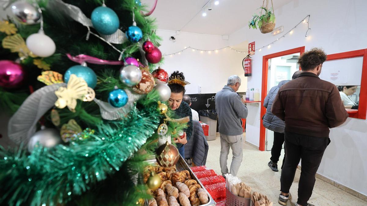 La comida de Fin de Año de Cáritas Ibiza, en imágenes