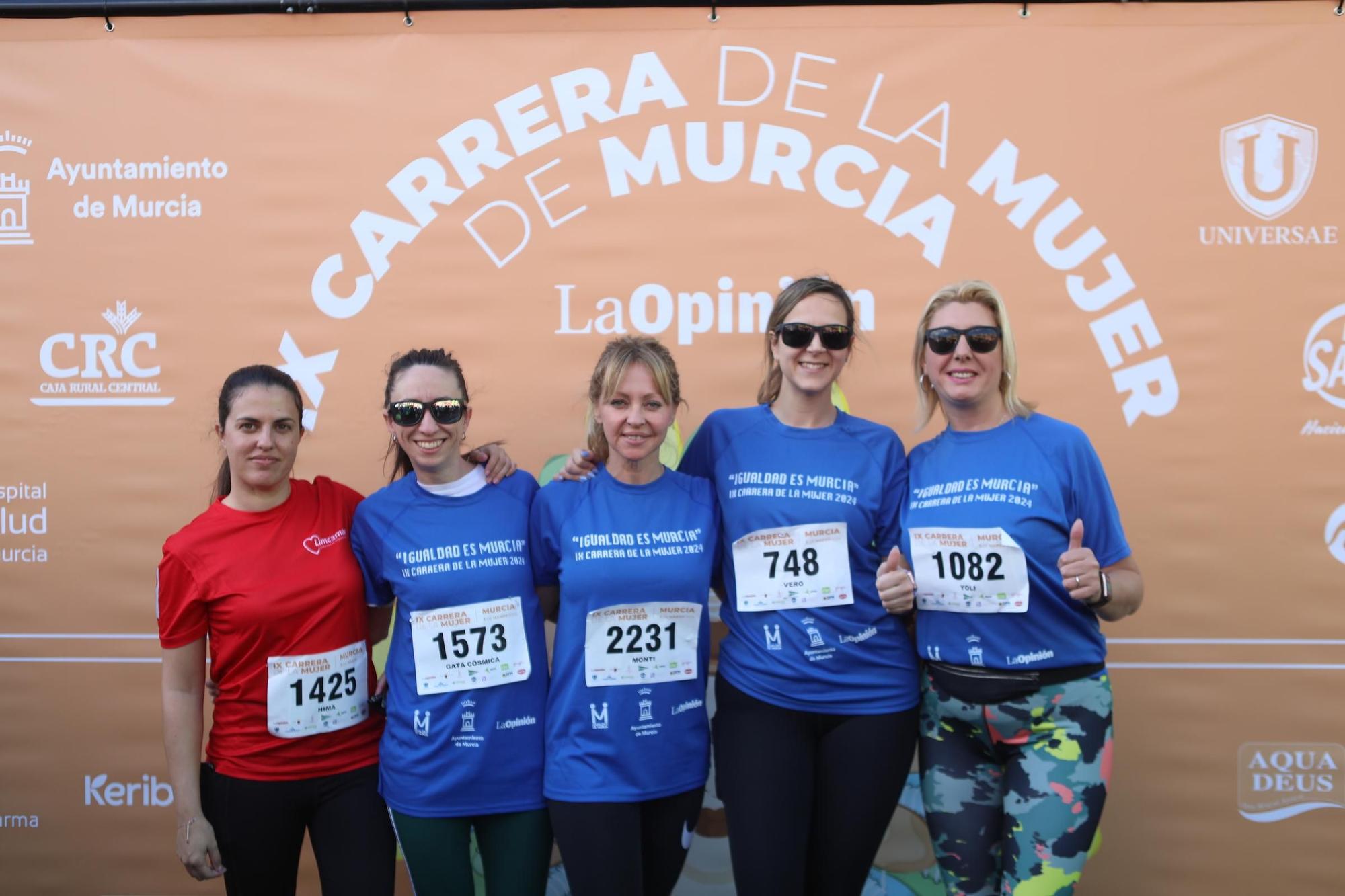 Carrera de la Mujer: así han posado las corredoras en el photocall antes de la salida