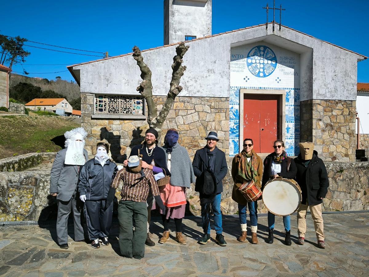 Participantes na recuperación do entroido tradicional da illa de Ons o ano pasado.