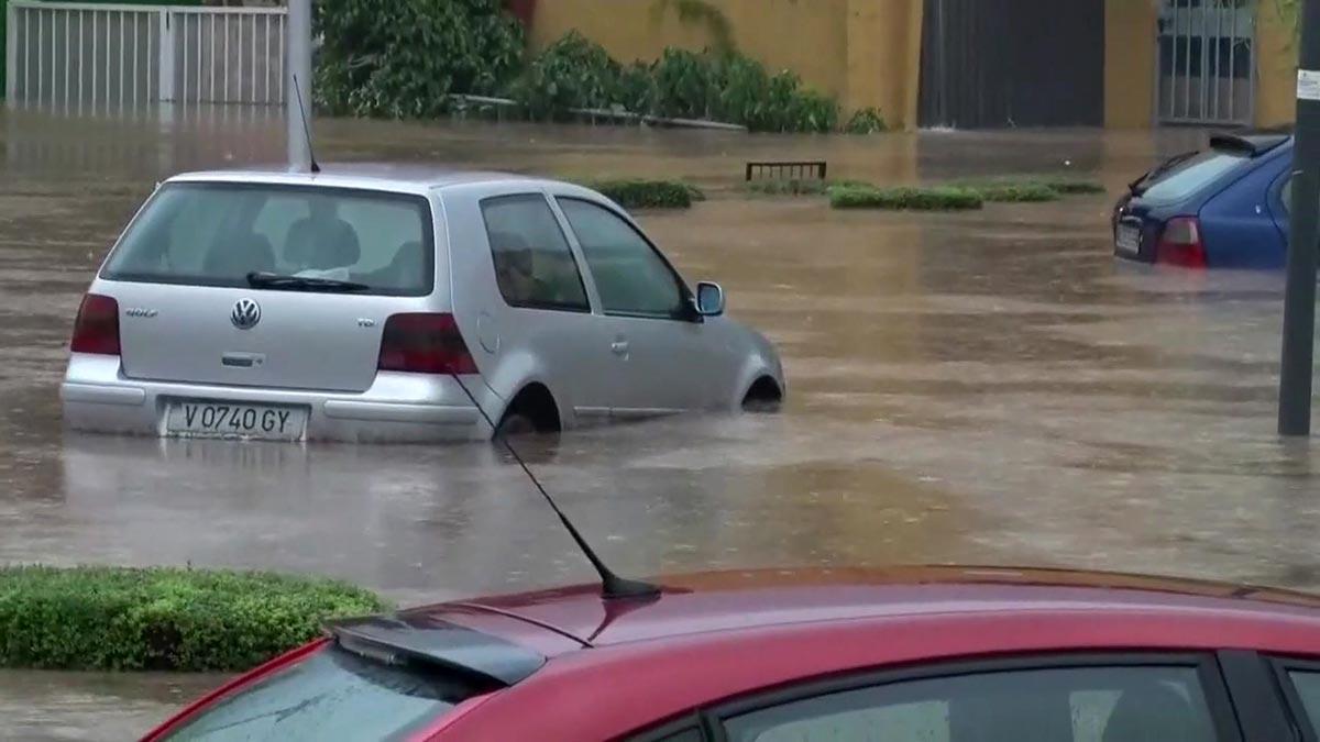 el rio segura comienza a desbordarse en orihuela donde la vigilancia es extrema