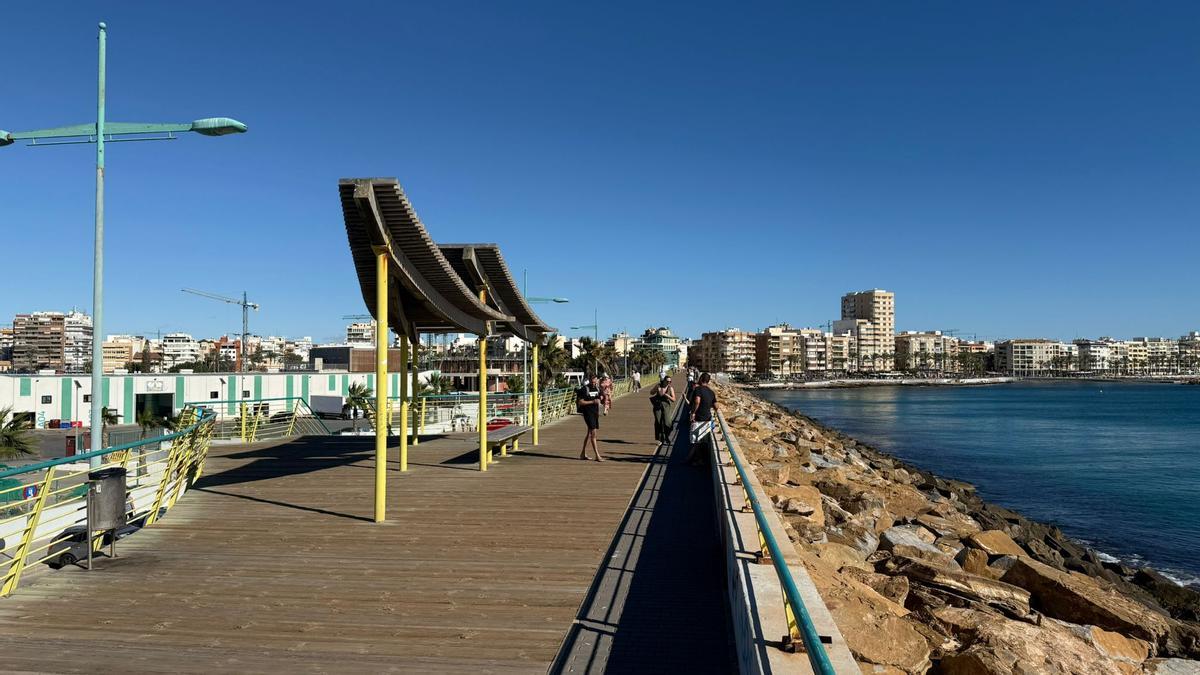 Paseo del dique de Levante, en una imagen de este jueves