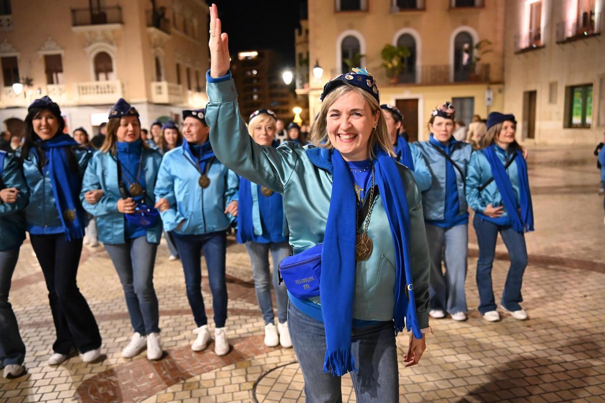 Los Moros y Cristianos desfilan por las calles de Elche en la Entraeta del Mig Any Los Moros y Cristianos desfilan por las calles de Elche en la Entraeta del Mig Any