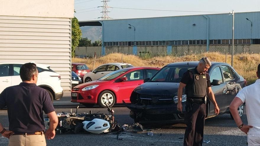 Accidente en La Torrecilla: un motorista herido grave en la UCI tras chocar con un turismo en Córdoba