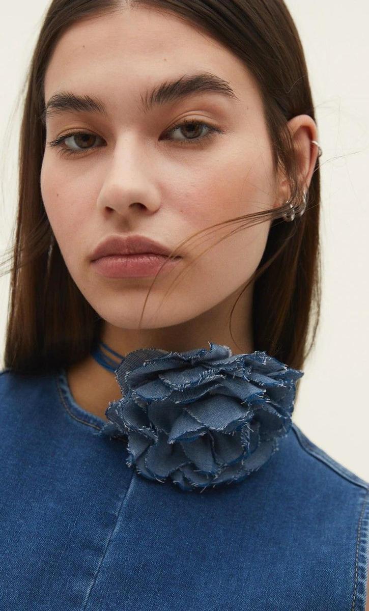 Choker denim de Stradivarius