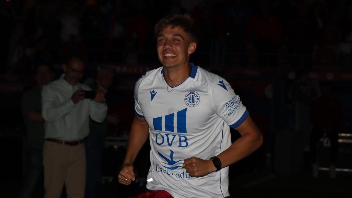 Luis Nicolás, jugador del Extremadura, que dejará de ser sub23 la próxima temporada.