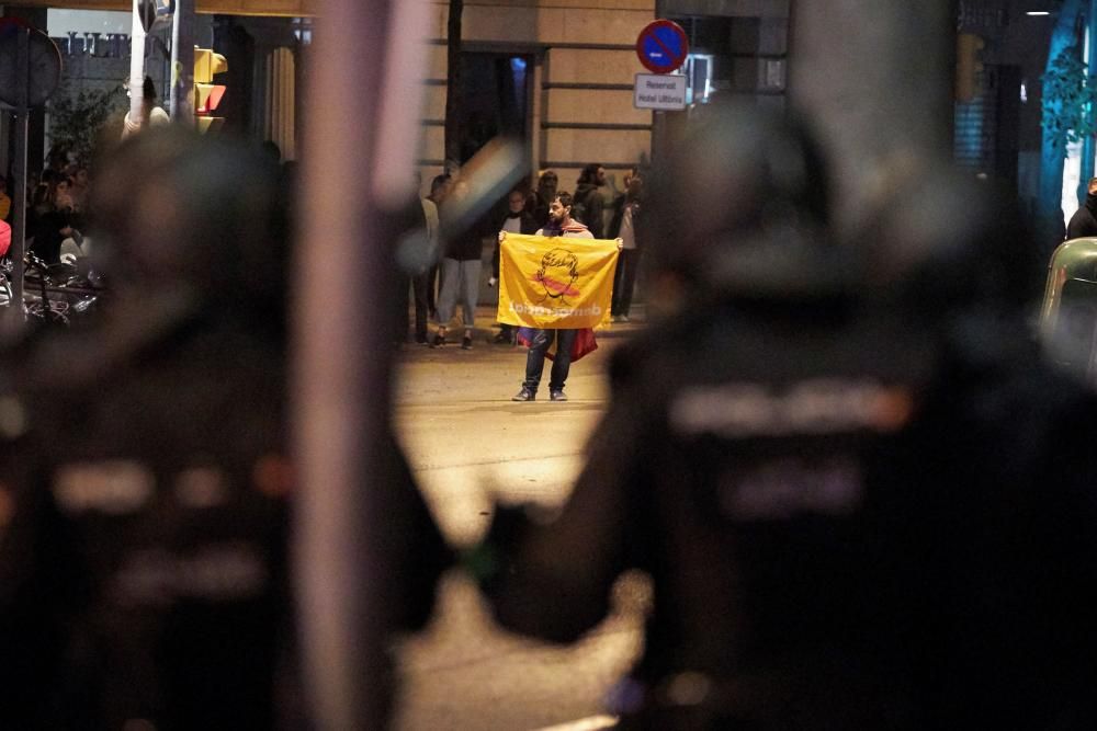 Galeria de fotos: Enfrontaments a Girona entre manifestants i policia