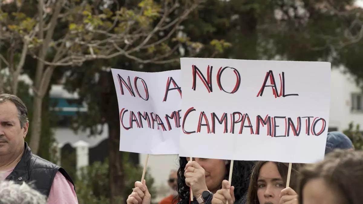 Protestas por la instalación del centro para refugiados en Granada.