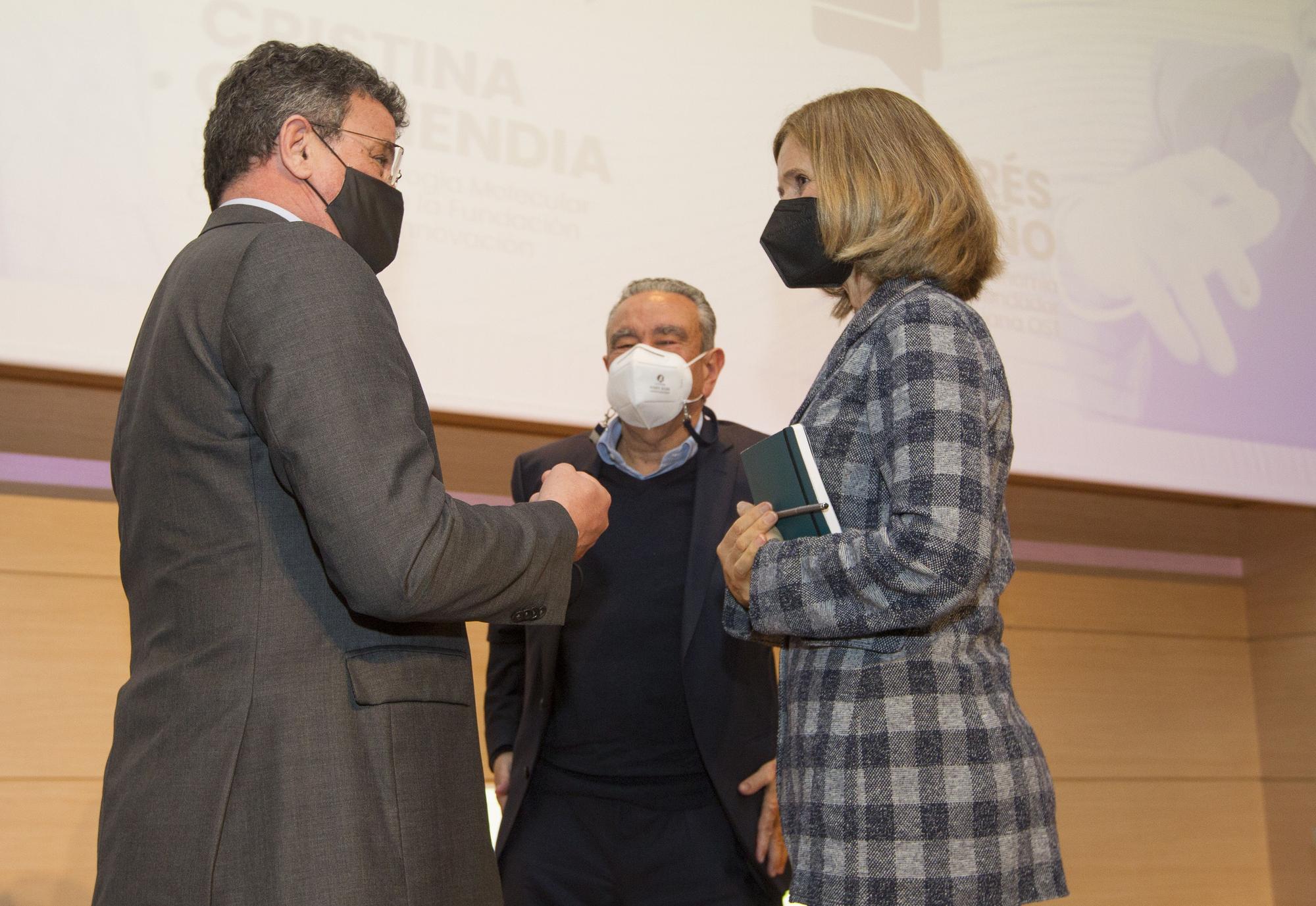 Cristina Garmendia: "Si la Agencia Europea del Medicamento decide seguir con la vacunación, sigamos sin miedo"