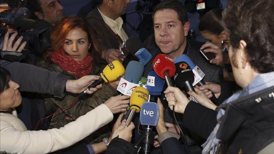 Los barones del PSOE presionan para relevar a Sánchez con urgencia