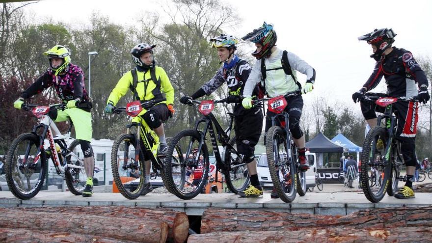 L&#039;Enduro BTT, organitzat pel REM Riudarenes, porta l&#039;espectacle als corriols de la Selva