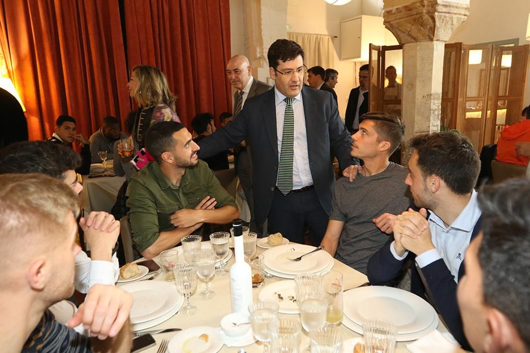 Almuerzo de unión entre consejo y jugadores del Córdoba CF