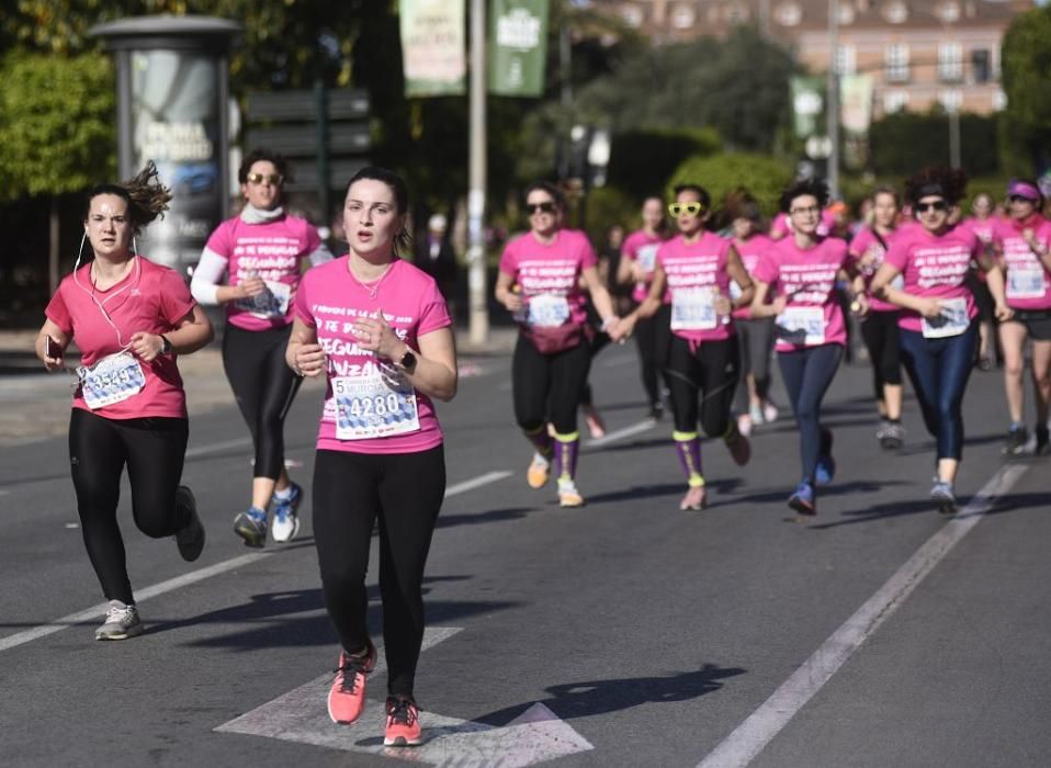 Ambiente en la V Carrera de la Mujer de Murcia