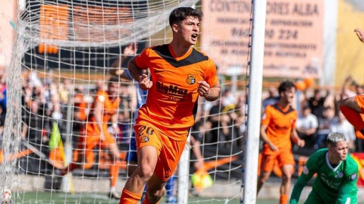 Jacobo Martí, nuevo jugador del Mérida, durante un partido con el Torrent.