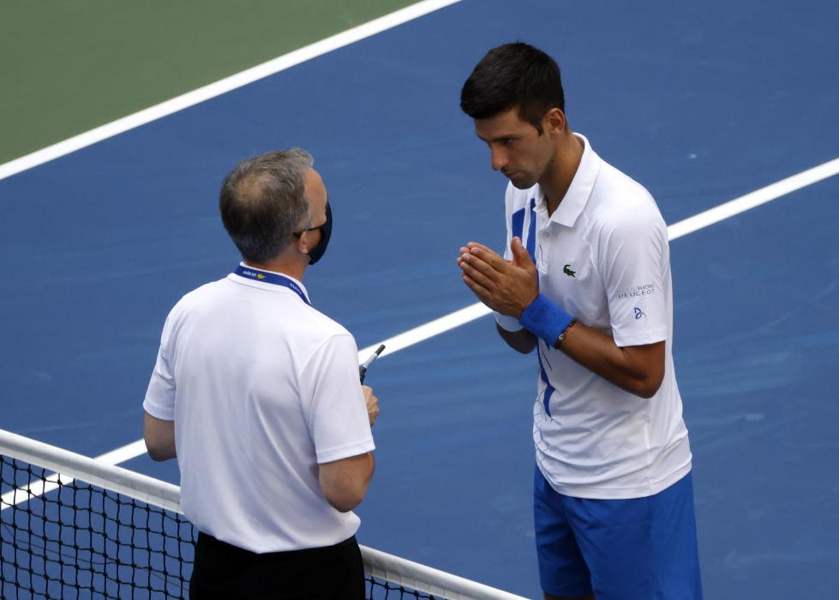Las disculpas y la descalificación de Djokovic