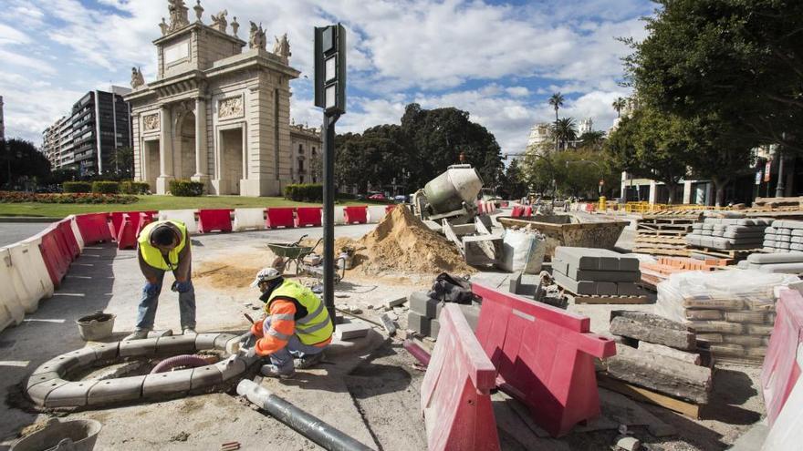 Vecinos y colectivos piden prioridad para la EMT y mejores frecuencias