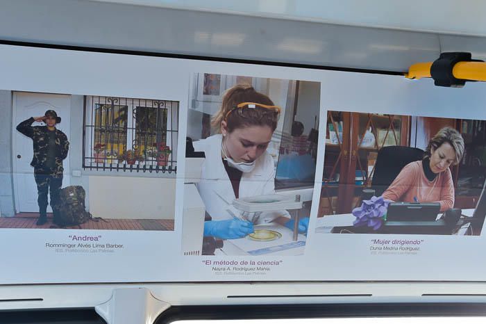 Exposición de igualdad a bordo de una guagua