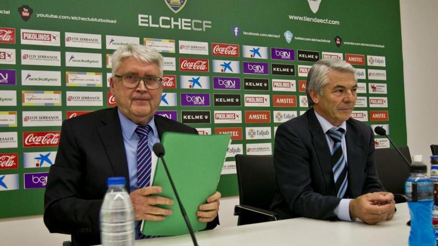 Juan Serrano y Juan Pascual, en la sala de Prensa del Martínez Valero.