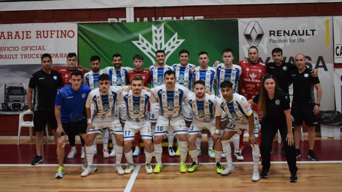 Foto de equipo del Atlético Benavente. | Cedida