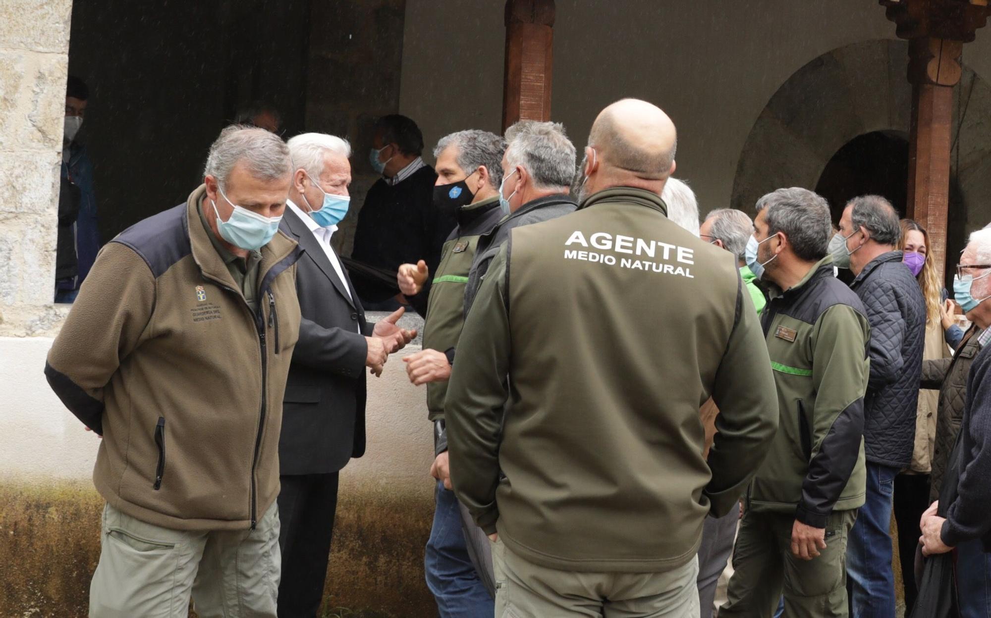 Emotivo funeral por Teresa Aladro, asesinada en Laviana por su exmarido