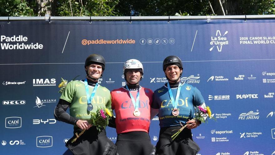 Manu Ochoa, campeón en la Copa del Mundo de Kayak Cross