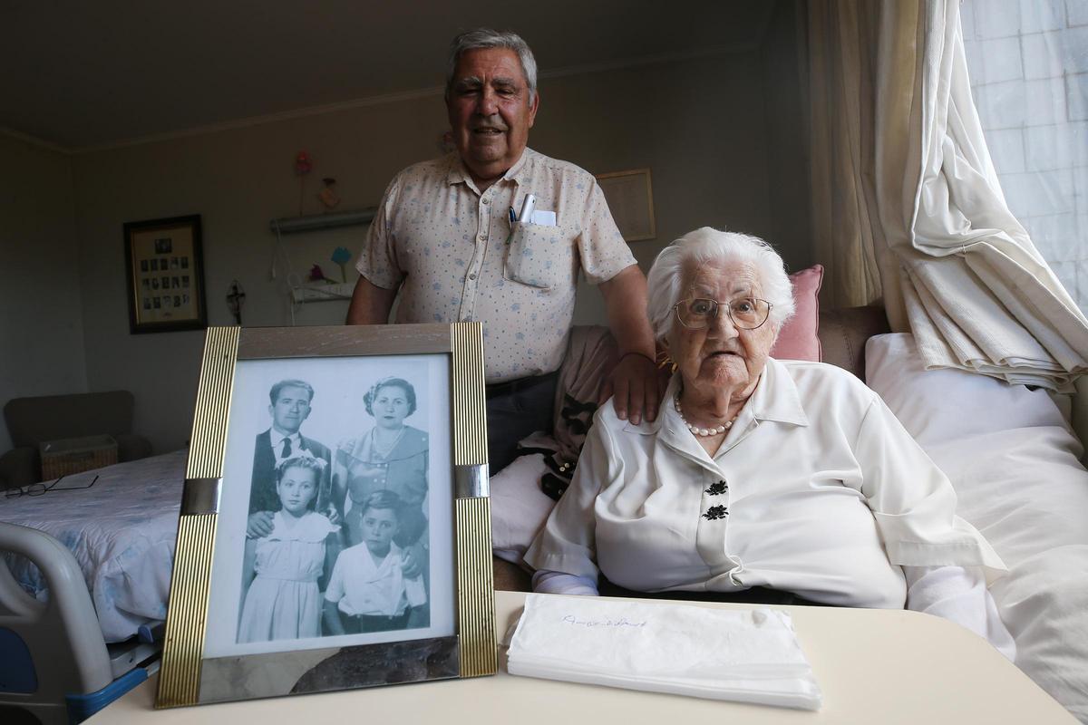 Araceli López y su hijo Arturo.