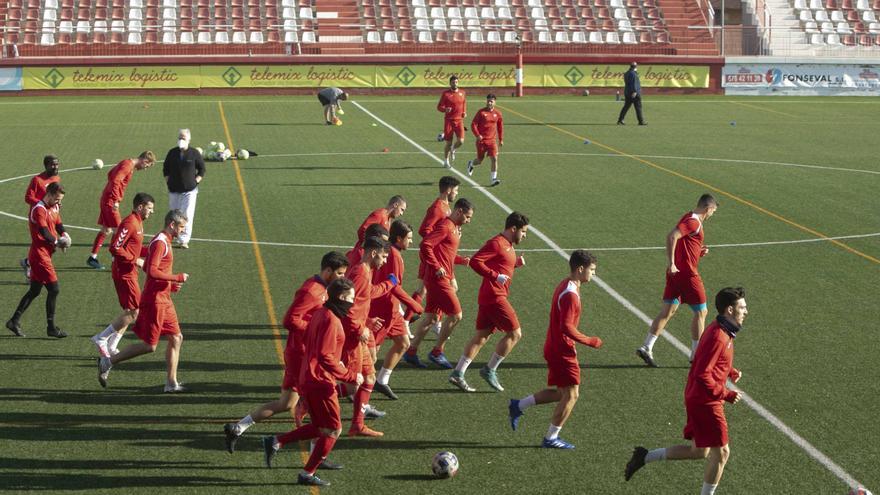 El Atletico Saguntino ya entrena en el campo del CD Acero