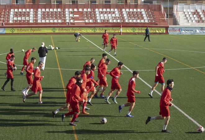 El Atletico Saguntino ya entrena en el campo del CD Acero