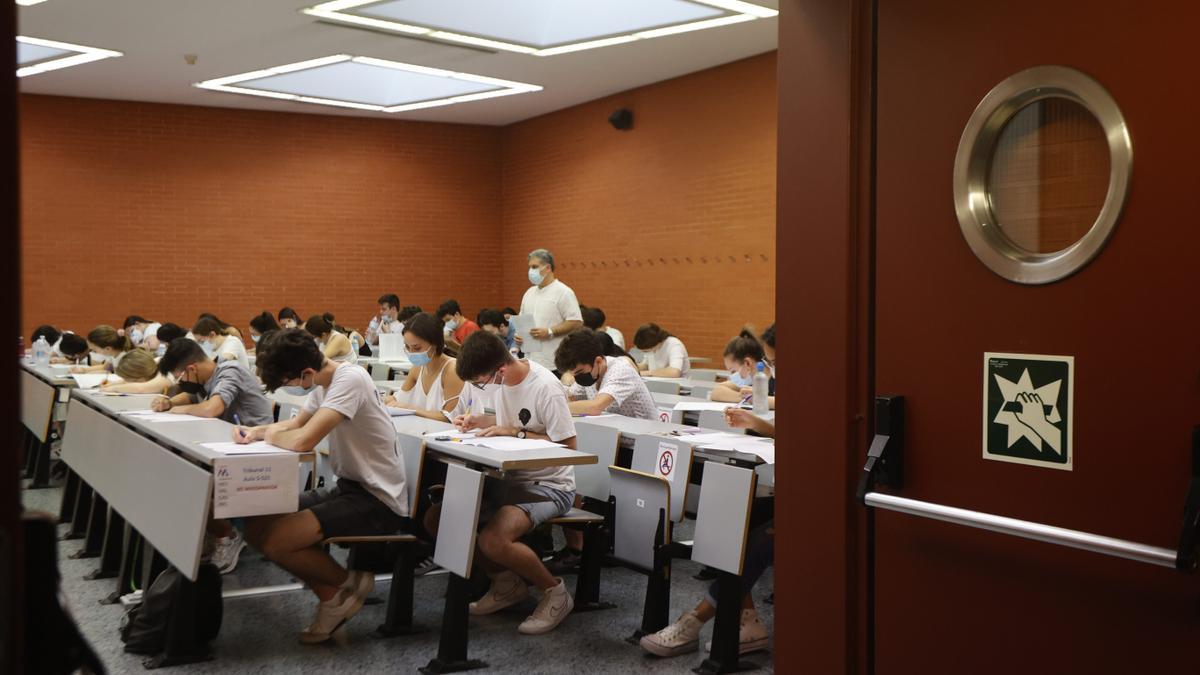 Estudiantes de Bachillerato, durante la selectividad pasada.