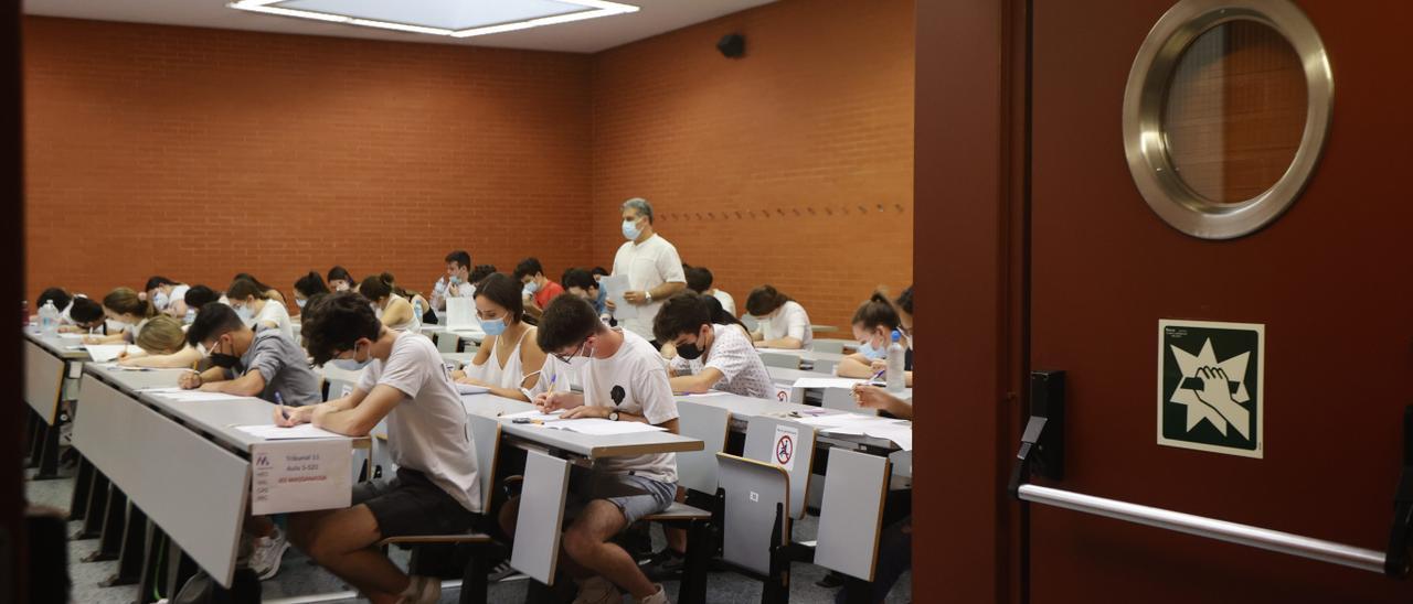 Estudiantes de Bachillerato, durante la selectividad pasada.