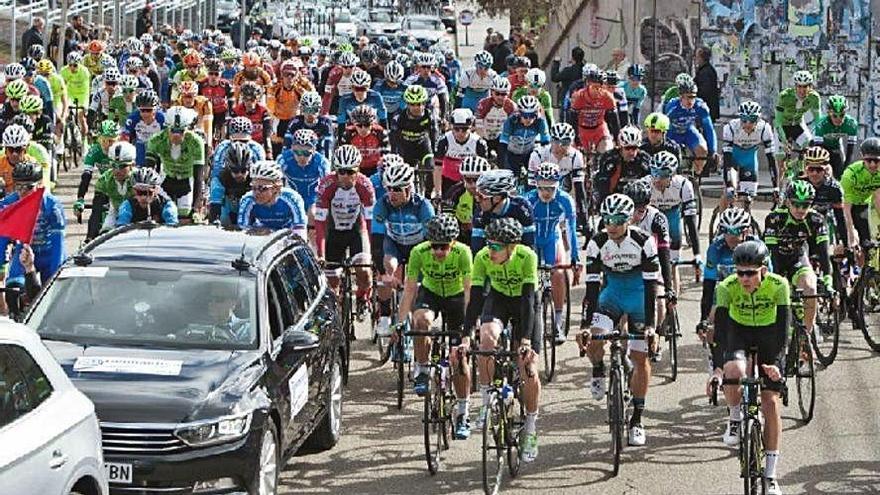 Salida de los ciclistas en una edición anterior.